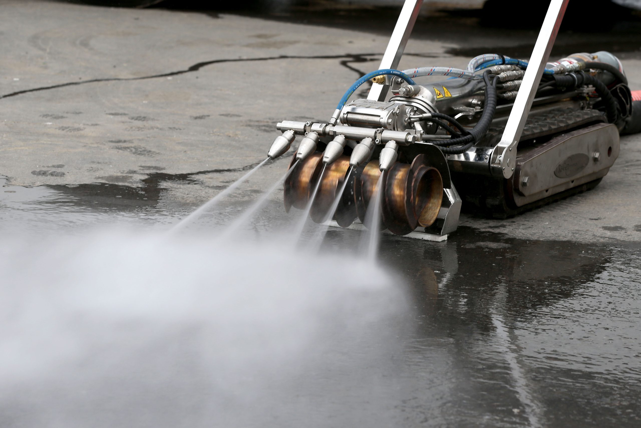 Featured Image for The safer way to clean tanks